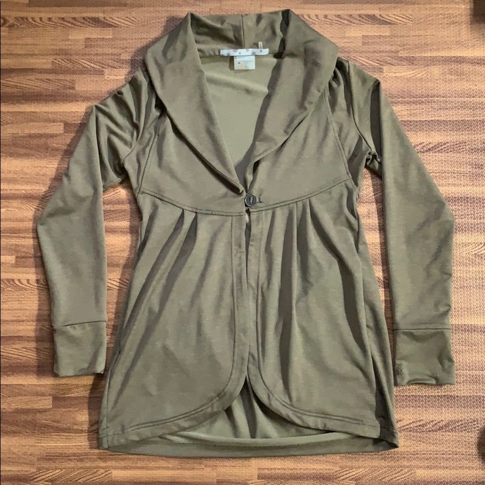 Athleta XS yoga wrap. Button front. Olive green.